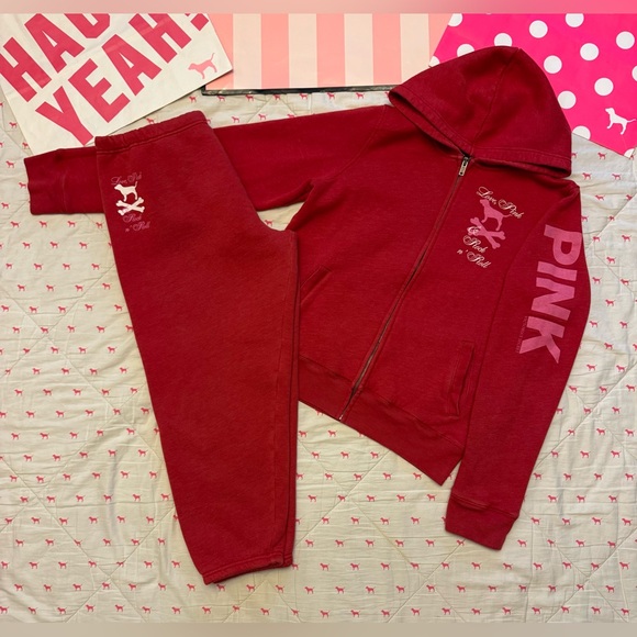 VS PINK VINTAGE Y2K SET HOODIE & SWEATPANTS RED ROCK N ROLL CROSSBONES DOG RARE